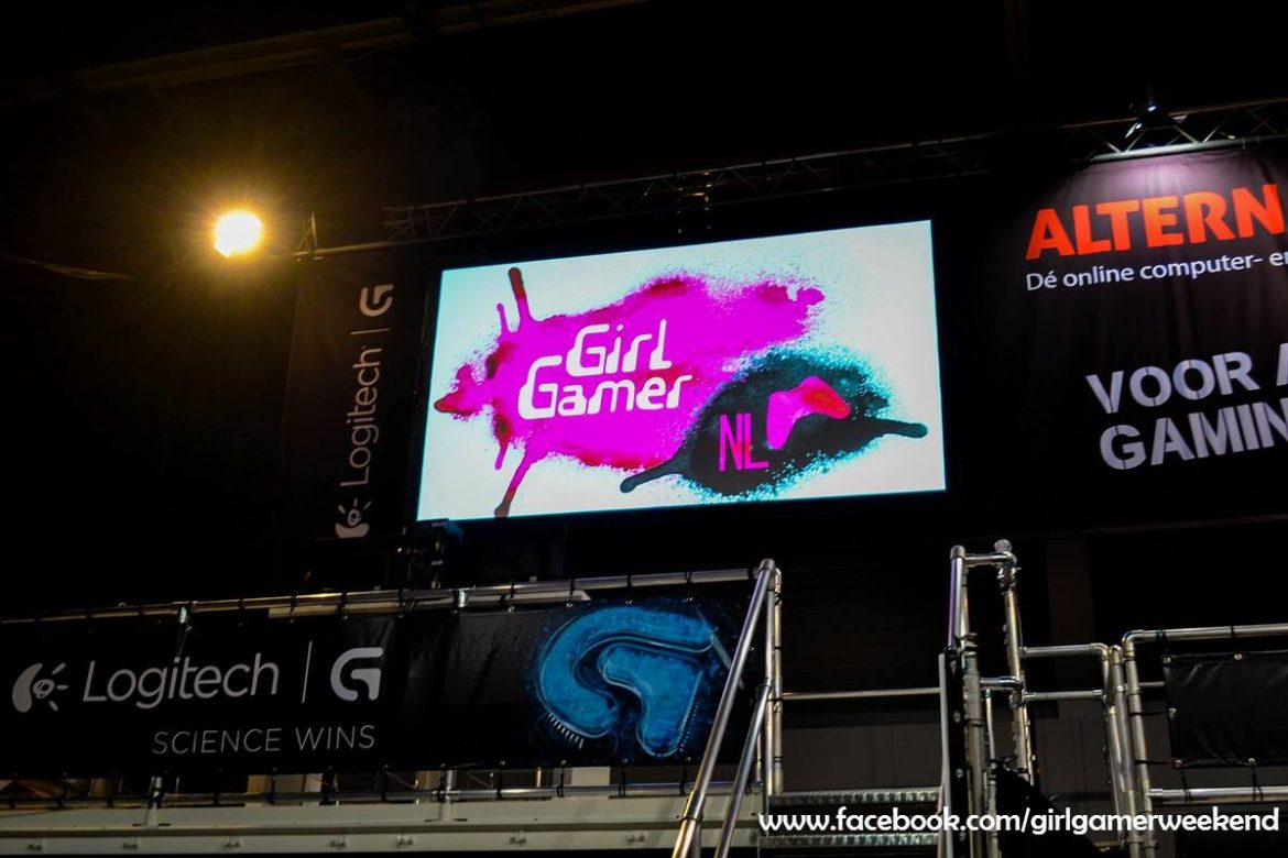 firstlook Girl Gamer Galaxy NL