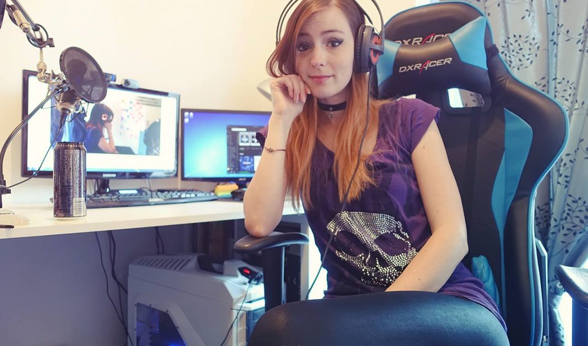 Roos Roosj twitch streamer Girl Gamer Galaxy